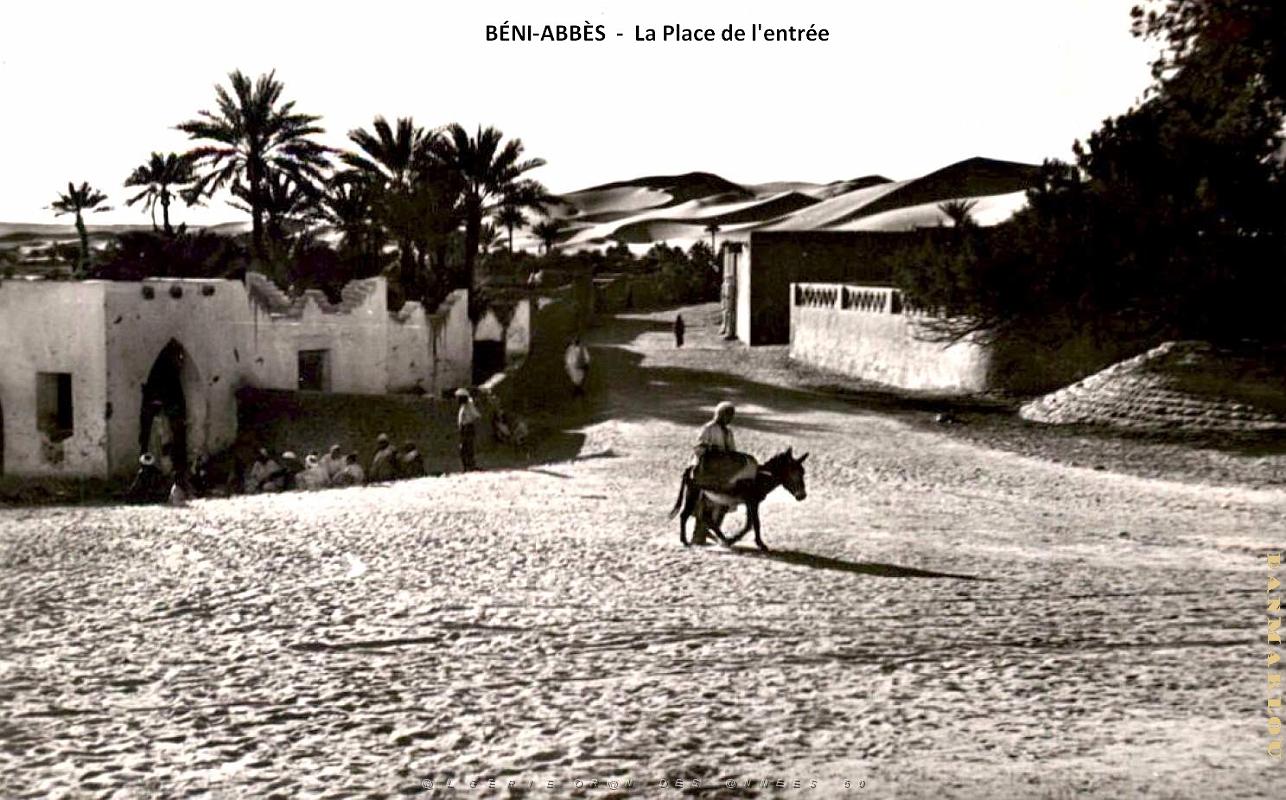 Beni-Abbes - Place de l'entree.jpg